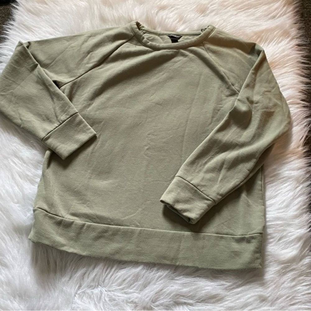 Eddie Bauer Sweatshirt Women’s Size Medium Green Pullover LongSleeve
